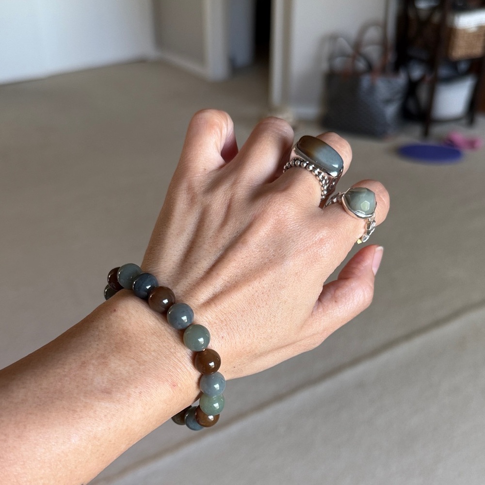 Loulan Tri-color Hetian Jade Beaded Bracelet 10mm - Picture 2 of 8